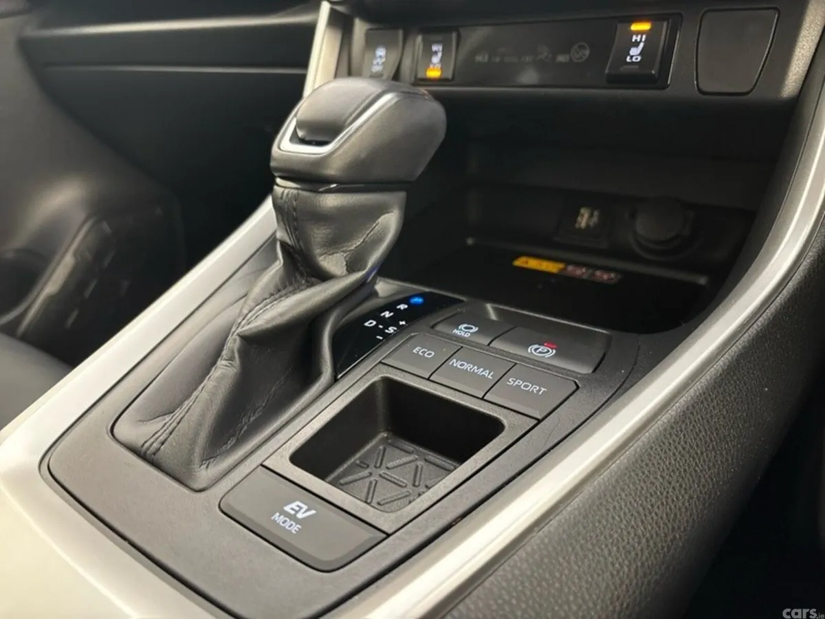 Toyota RAV4 SUV, Petrol Hybrid, 2025, Black
