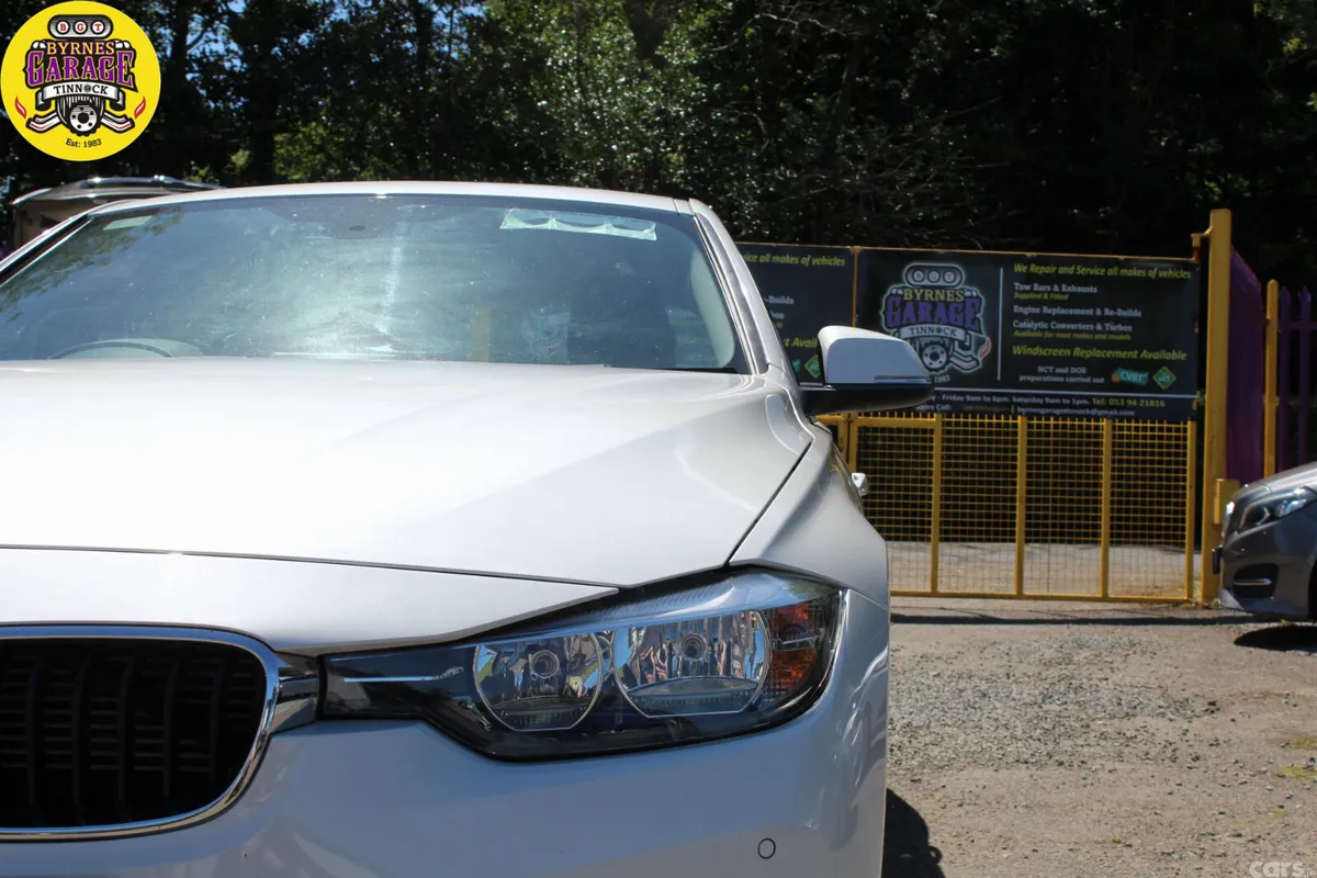 BMW 3-Series Saloon, Petrol Plug-in Hybrid, 2016, White