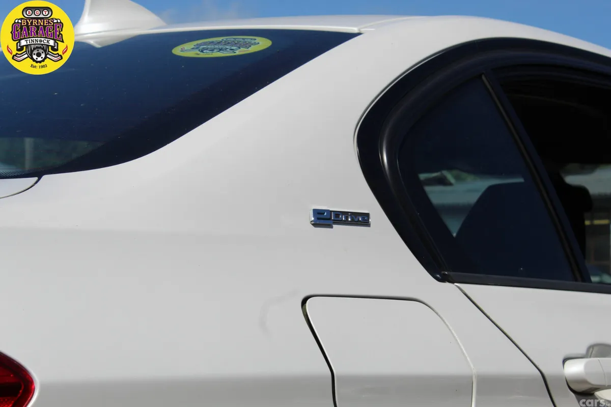 BMW 3-Series Saloon, Petrol Plug-in Hybrid, 2016, White
