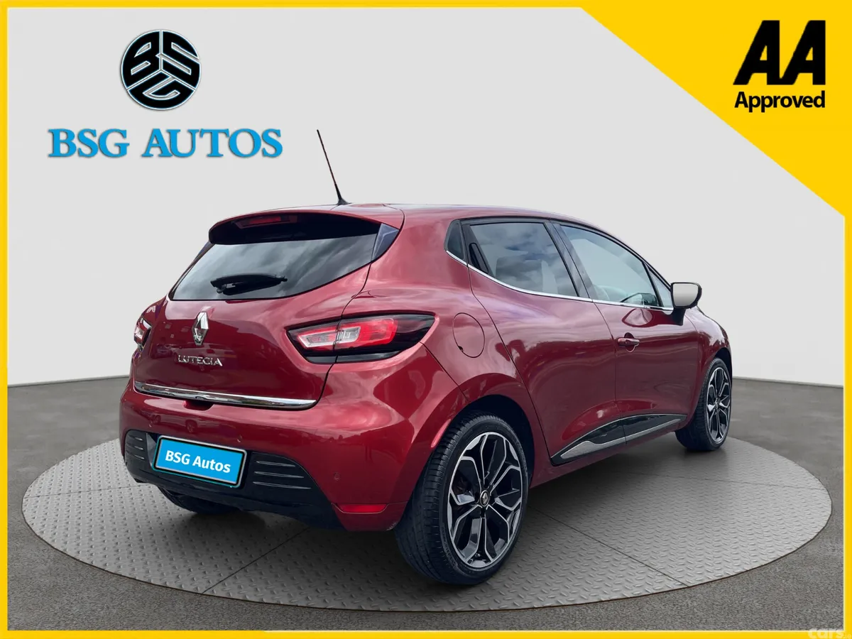 Renault Clio Hatchback, Petrol, 2019, Red
