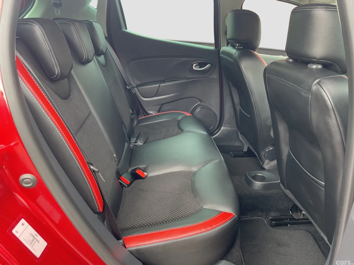 Renault Clio Hatchback, Petrol, 2019, Red