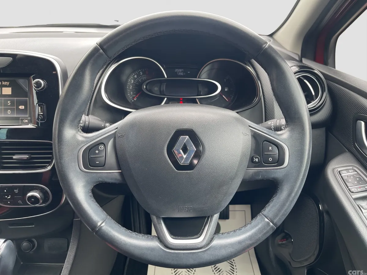 Renault Clio Hatchback, Petrol, 2019, Red