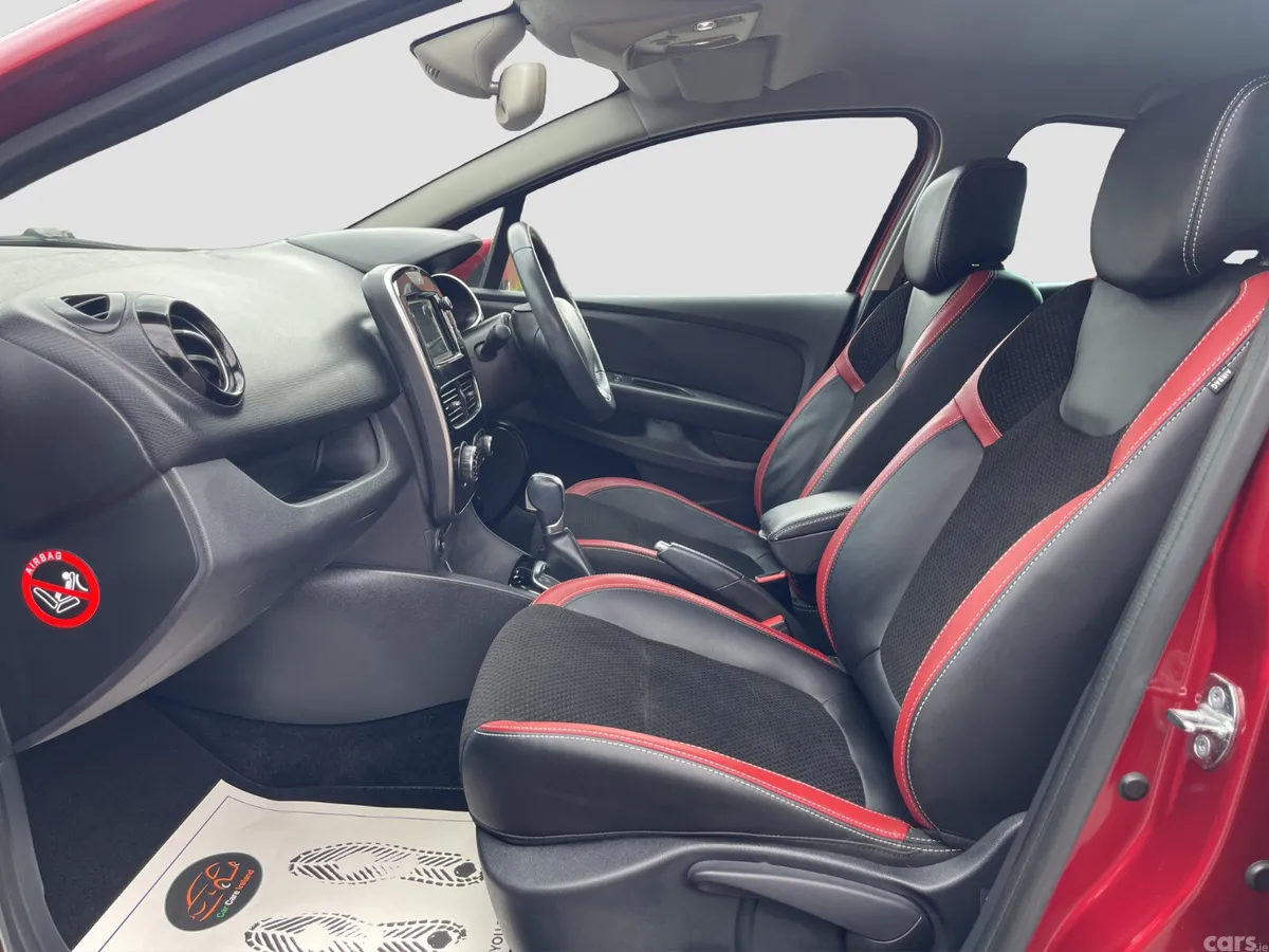 Renault Clio Hatchback, Petrol, 2019, Red