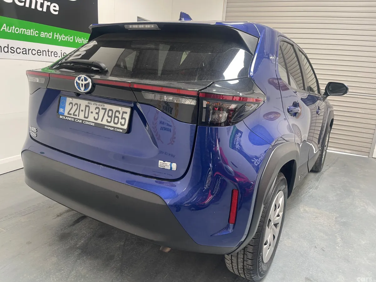 Toyota Yaris Cross Hatchback, Petrol Hybrid, 2022, Blue