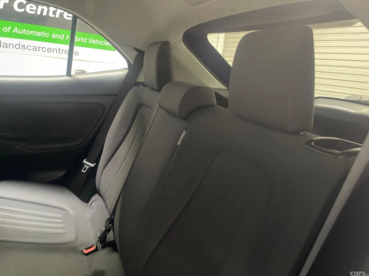 Toyota Yaris Cross Hatchback, Petrol Hybrid, 2022, Blue