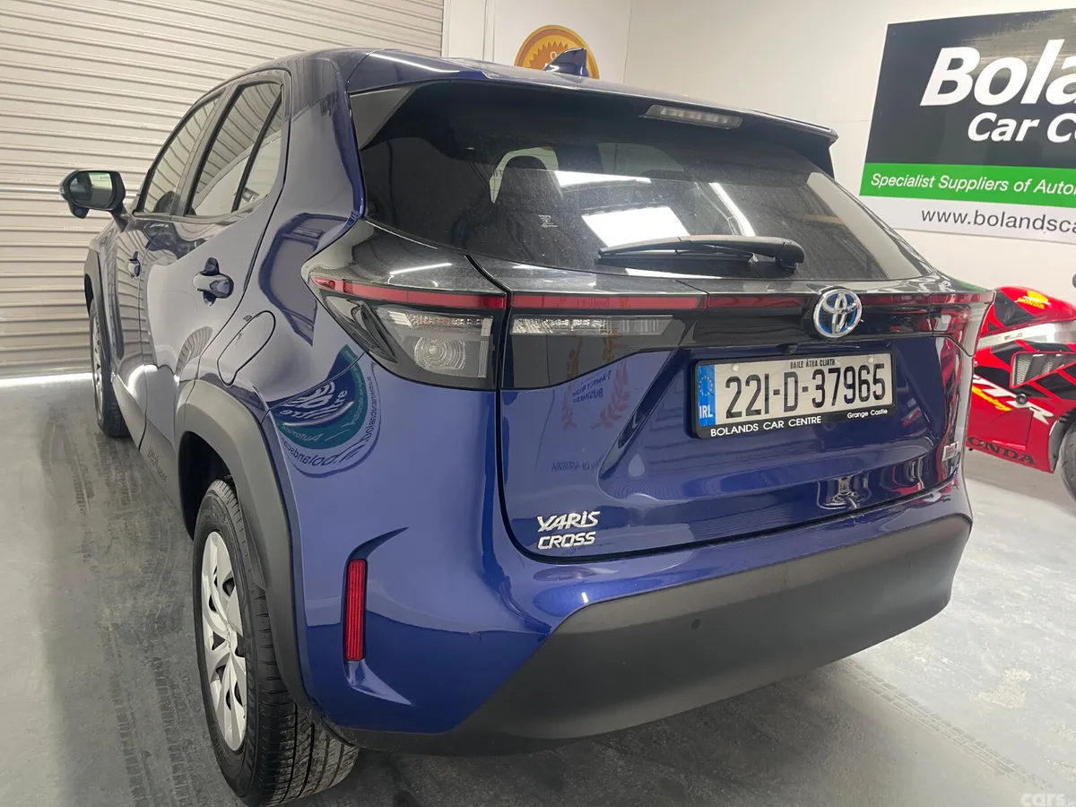 Toyota Yaris Cross Hatchback, Petrol Hybrid, 2022, Blue