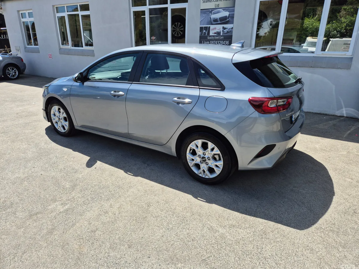 Kia Ceed Hatchback, Diesel Hybrid, 2023, Grey