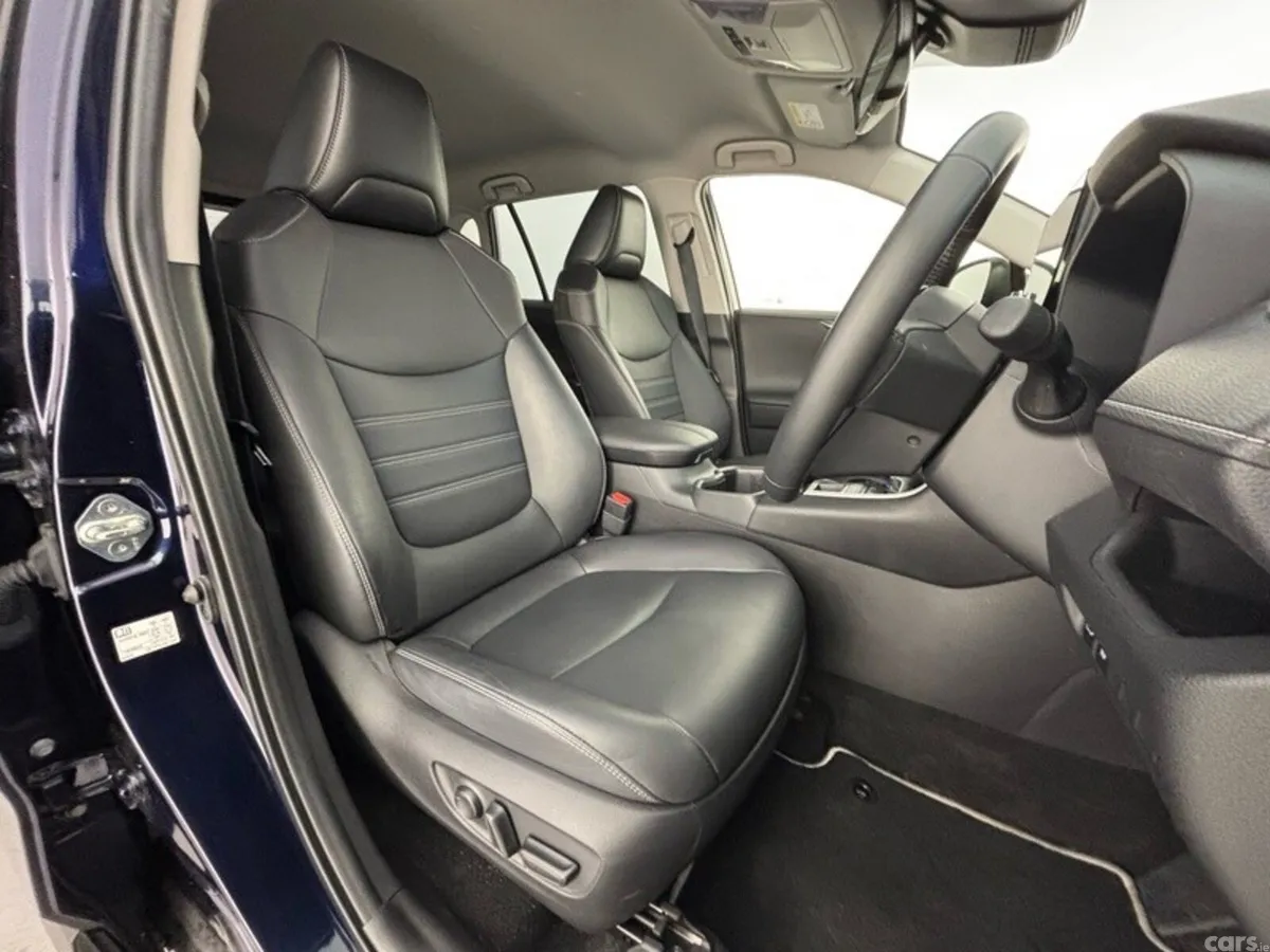 Toyota RAV4 SUV, Petrol Hybrid, 2023, Blue