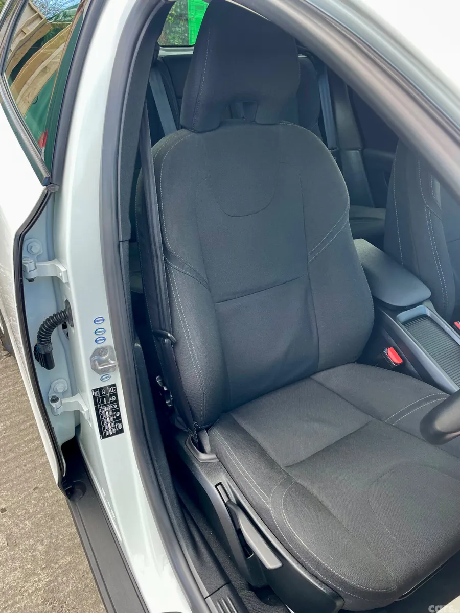 Volvo V40 Hatchback, Diesel, 2015, White