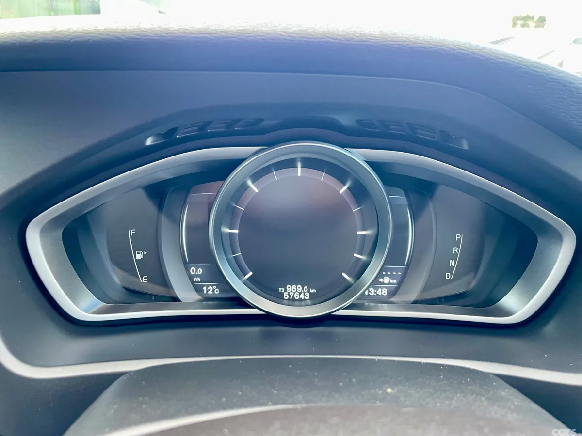 Volvo V40 Hatchback, Diesel, 2015, White