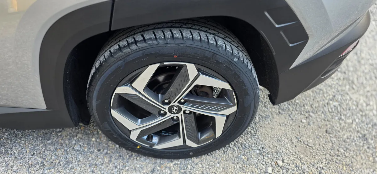 Hyundai Tucson SUV, Petrol Plug-in Hybrid, 2023, Silver