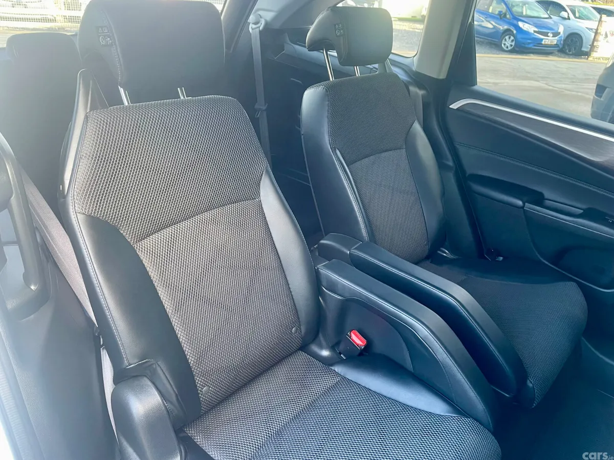 Honda Jade MPV, Petrol Hybrid, 2016, White