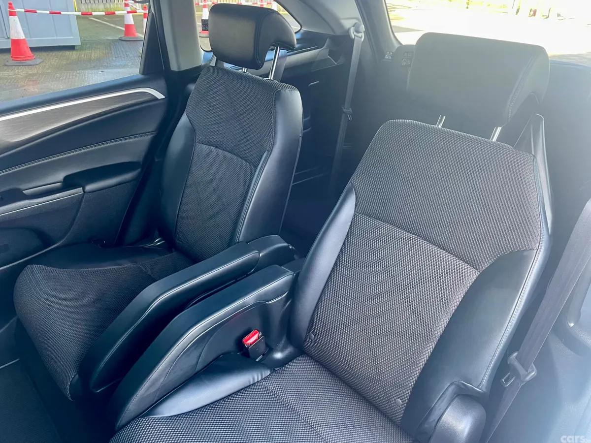 Honda Jade MPV, Petrol Hybrid, 2016, White