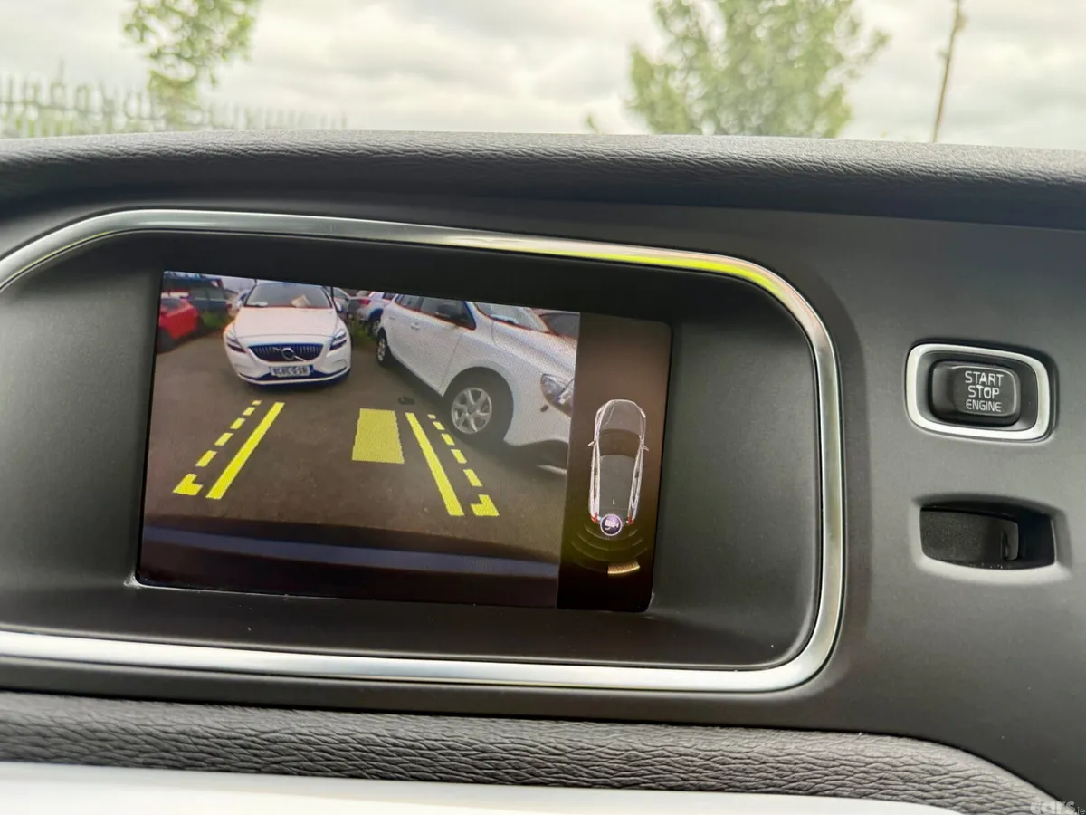 Volvo V40 Hatchback, Diesel, 2018, Blue