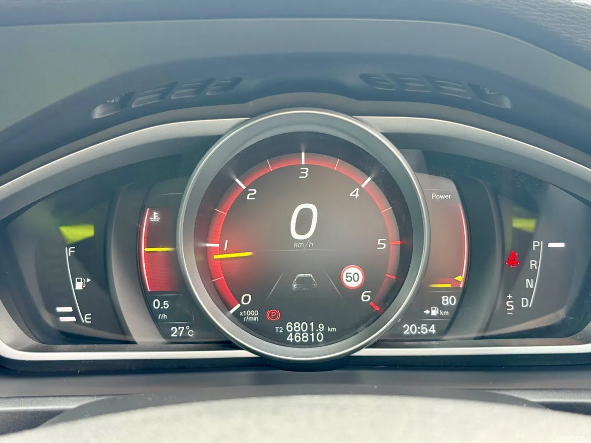 Volvo V40 Hatchback, Diesel, 2018, Blue