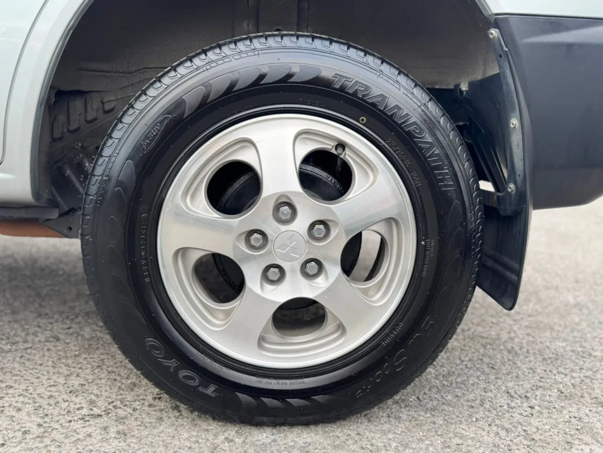 Mitsubishi Other SUV, Petrol, 1998, White