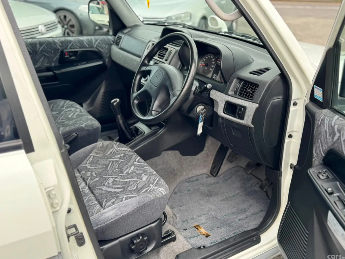 Mitsubishi Other SUV, Petrol, 1998, White
