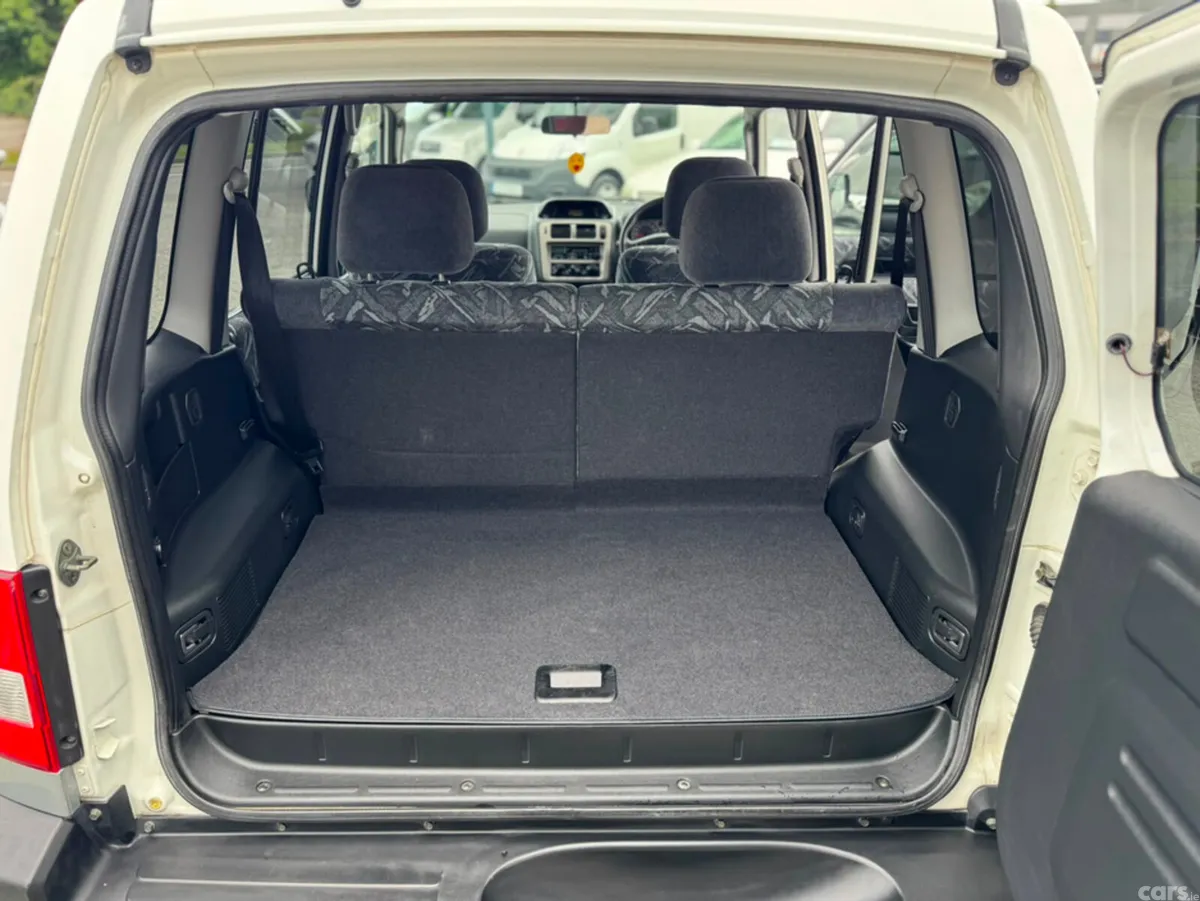 Mitsubishi Other SUV, Petrol, 1998, White