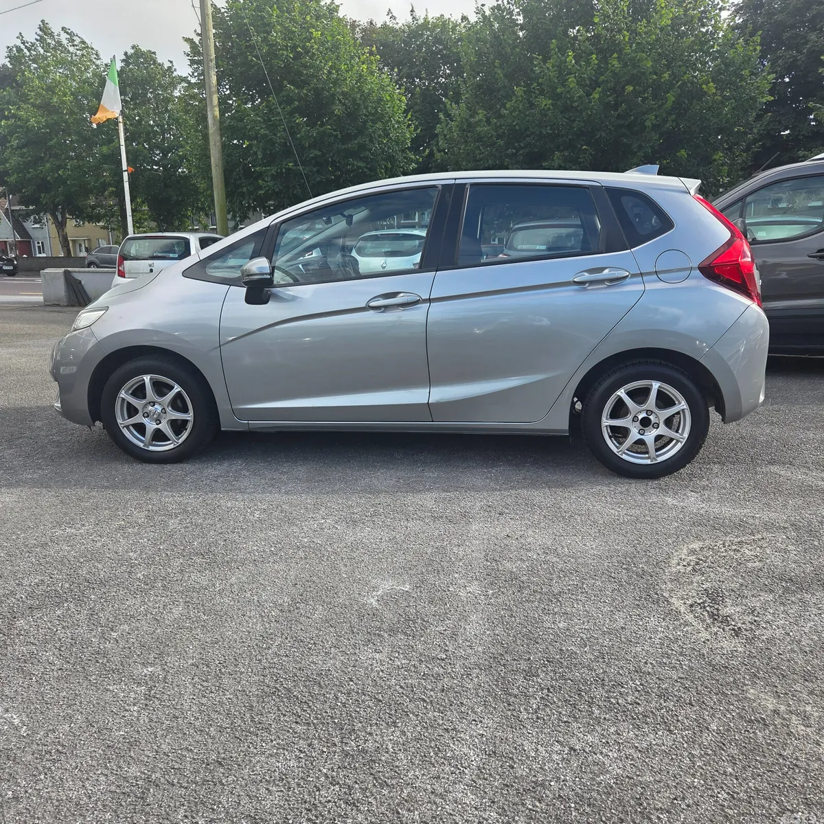 Honda Jazz Hatchback, Petrol, 2016, Silver