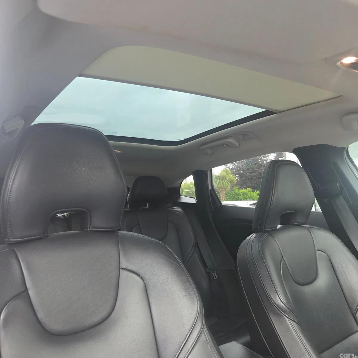 Volvo V40 Hatchback, Diesel, 2017, White