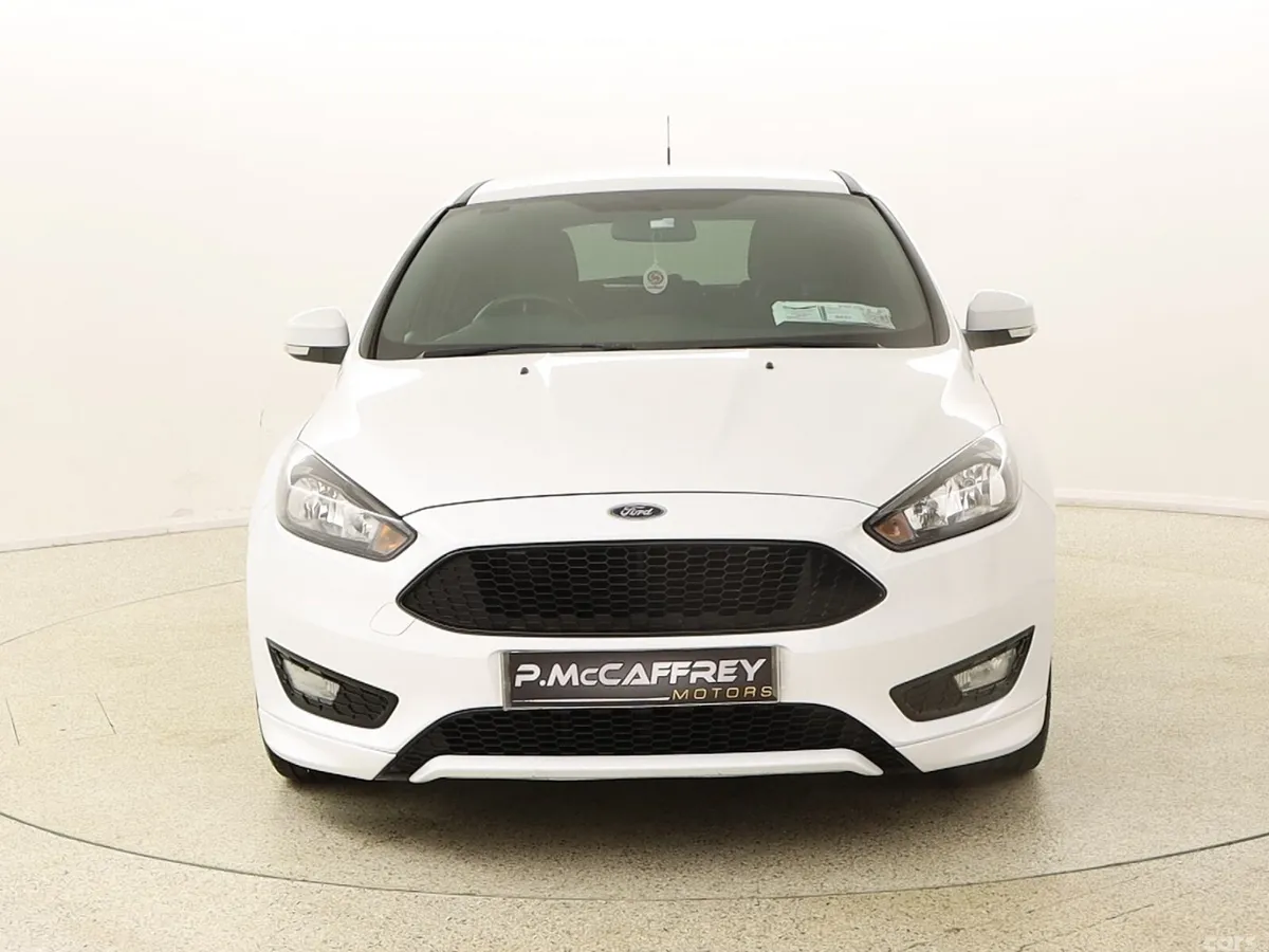 Ford Focus Hatchback, Diesel, 2017, White