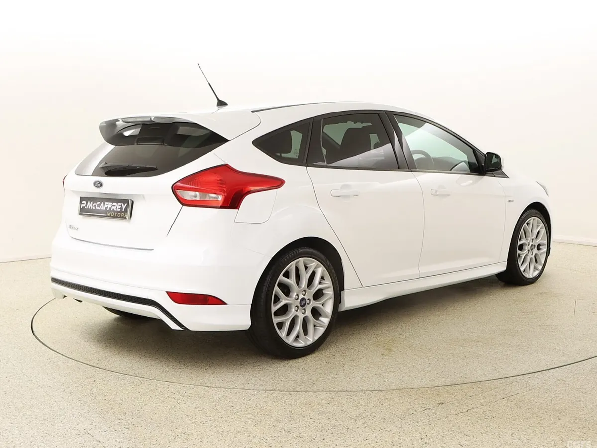 Ford Focus Hatchback, Diesel, 2017, White