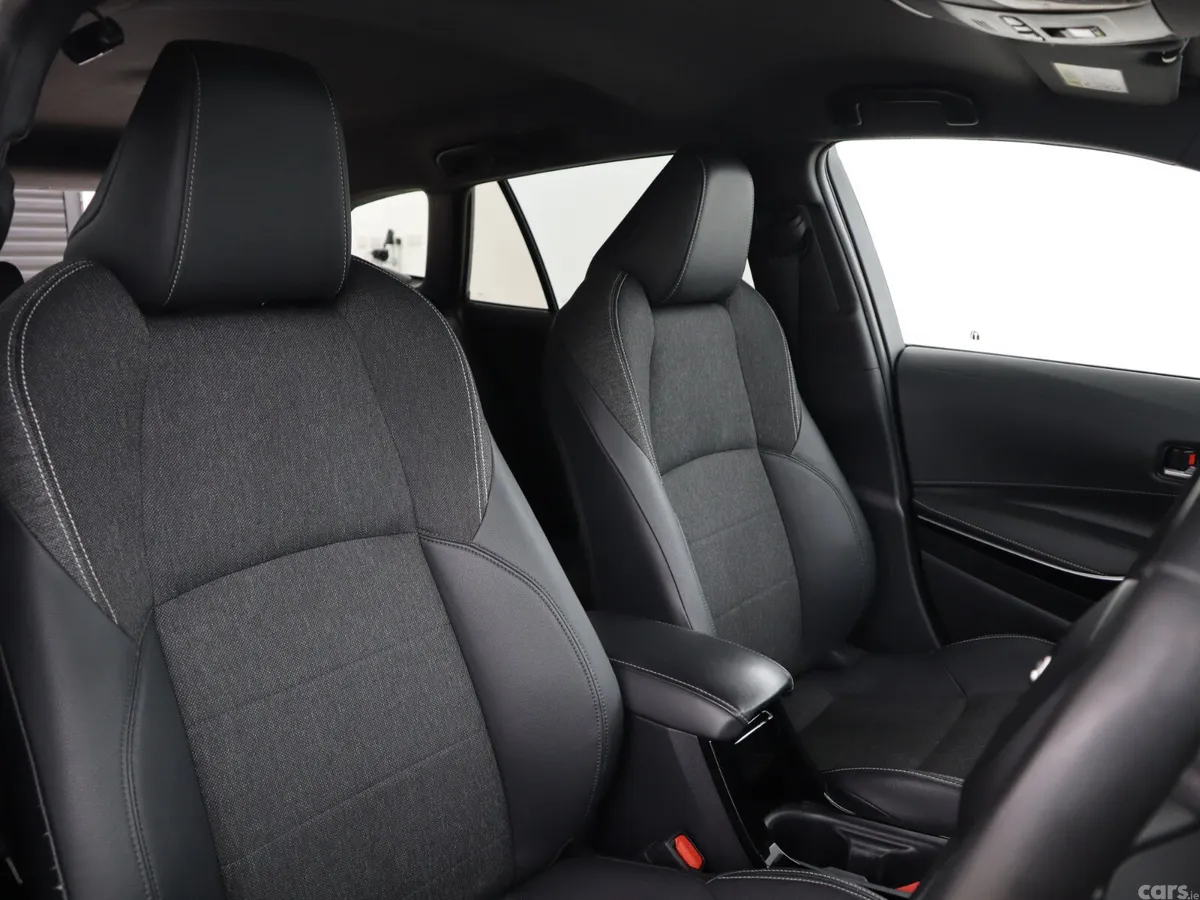 Toyota Corolla Estate, Petrol Hybrid, 2021, White