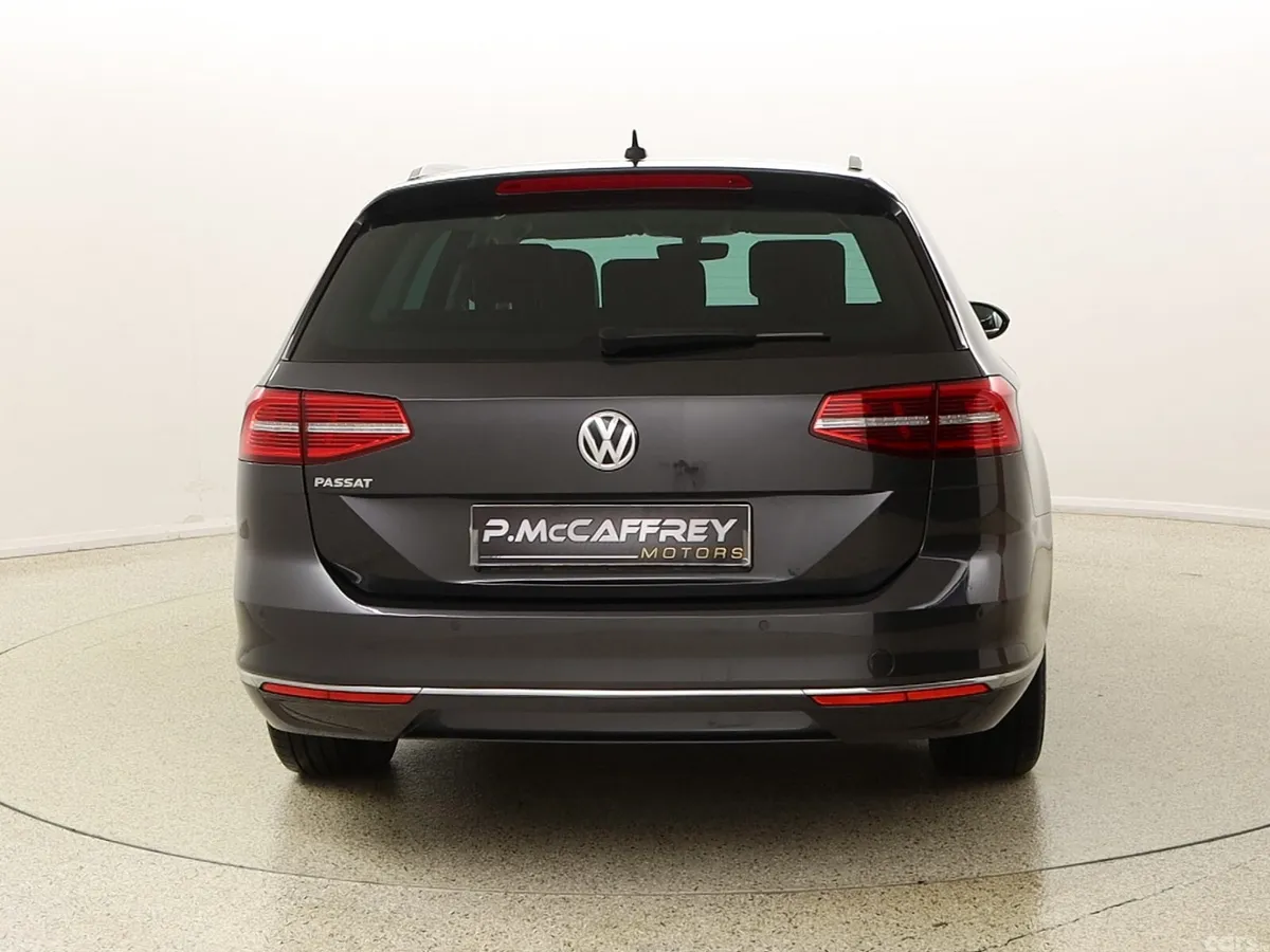 Volkswagen Passat Estate, Diesel, 2019, Grey