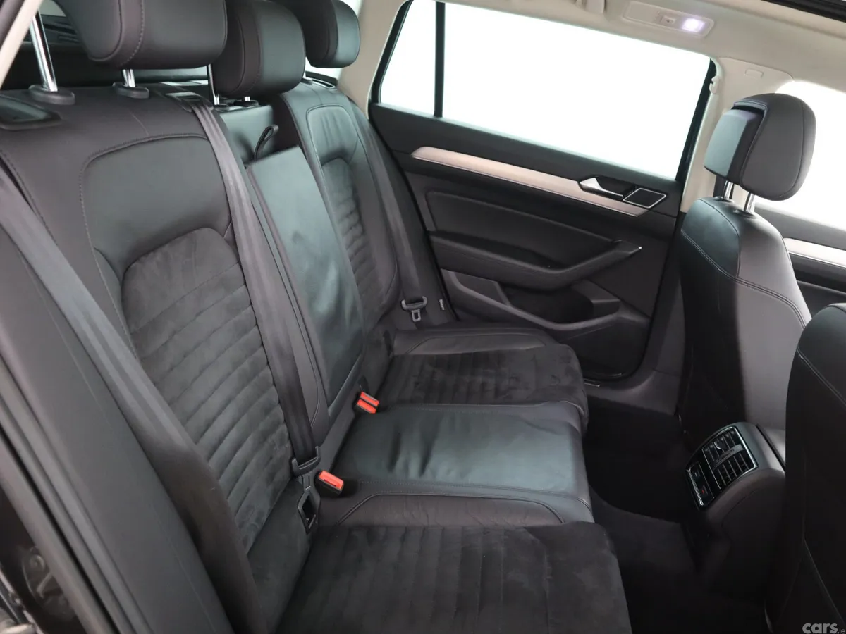 Volkswagen Passat Estate, Diesel, 2019, Grey