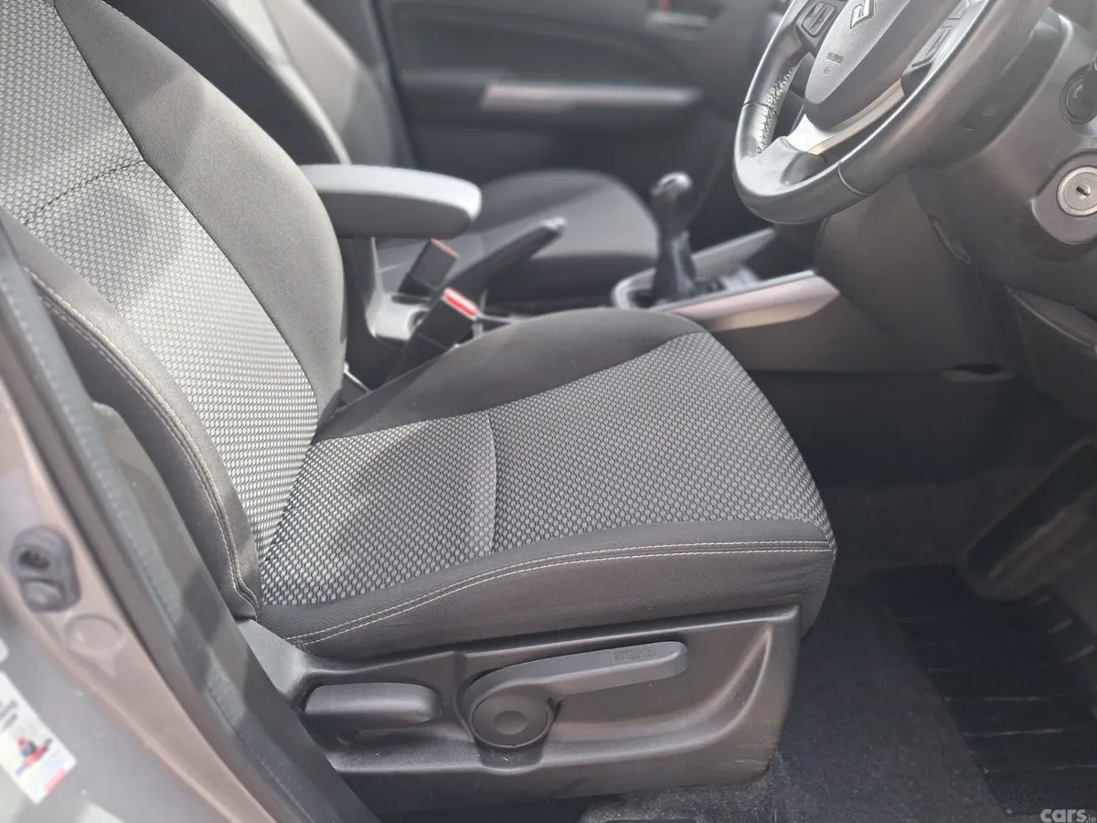 Suzuki Vitara SUV, Petrol, 2019, Grey