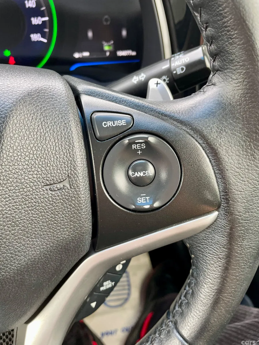 Honda Shuttle MPV, Petrol Hybrid, 2015, Blue