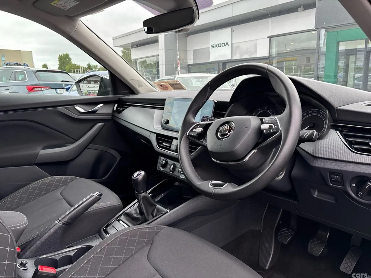 Skoda Kamiq Hatchback, Petrol, 2024, Grey