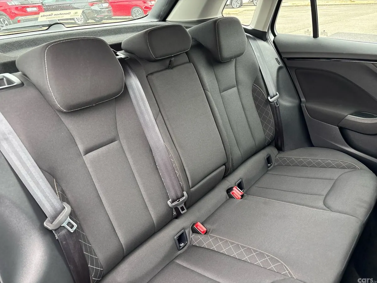 Skoda Kamiq Hatchback, Petrol, 2024, Grey