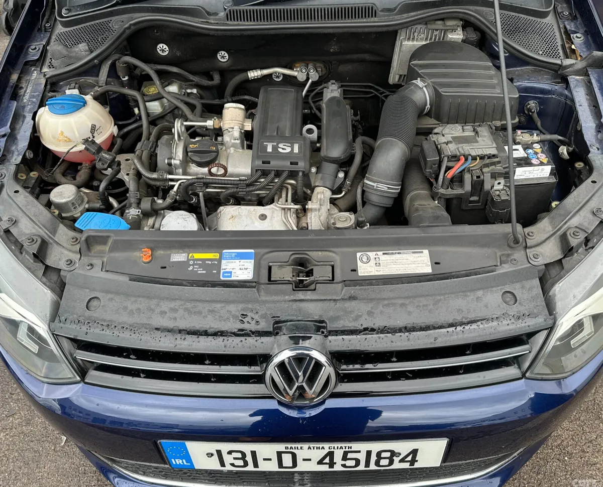 Volkswagen Polo Hatchback, Petrol, 2013, Blue
