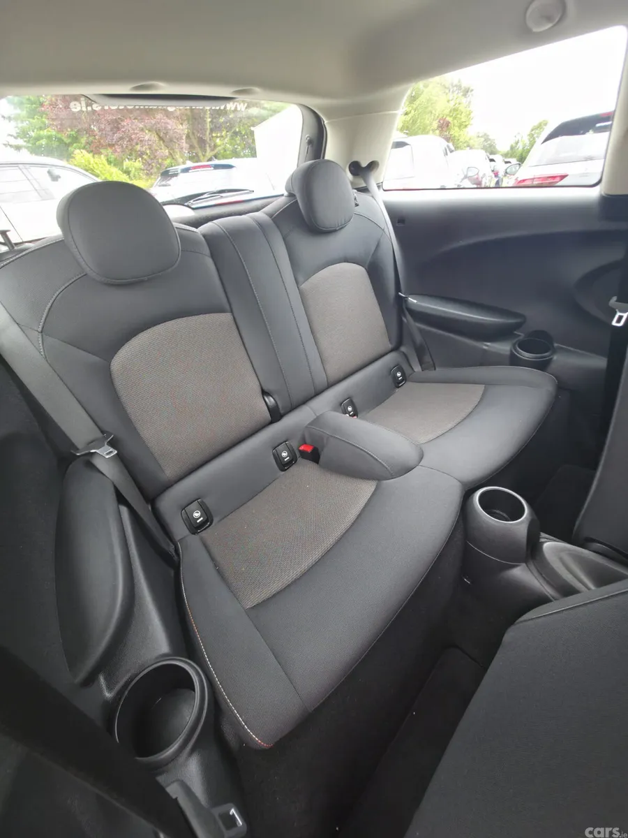 Mini Cooper Hatchback, Diesel, 2018, Green