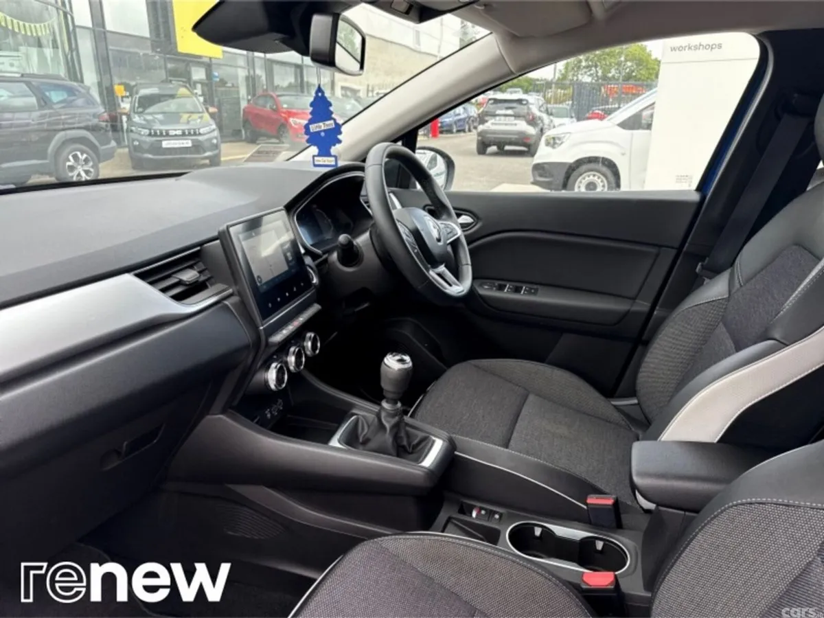 Renault Captur Hatchback, Petrol, 2022, Blue