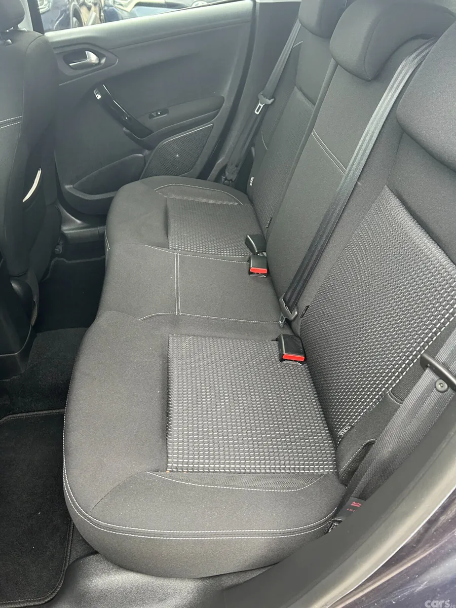 Peugeot 208 Hatchback, Petrol, 2016, Blue