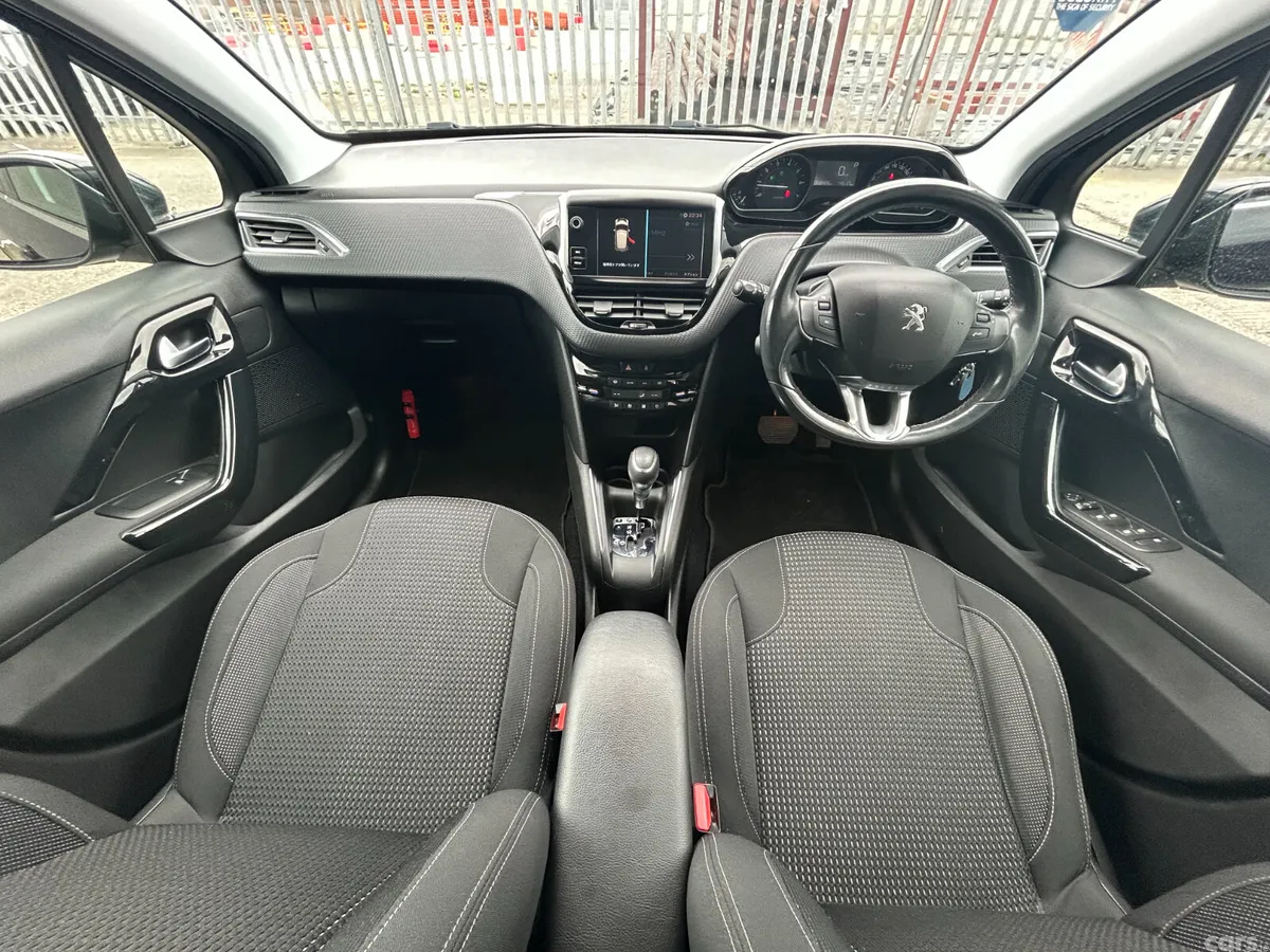 Peugeot 208 Hatchback, Petrol, 2016, Blue