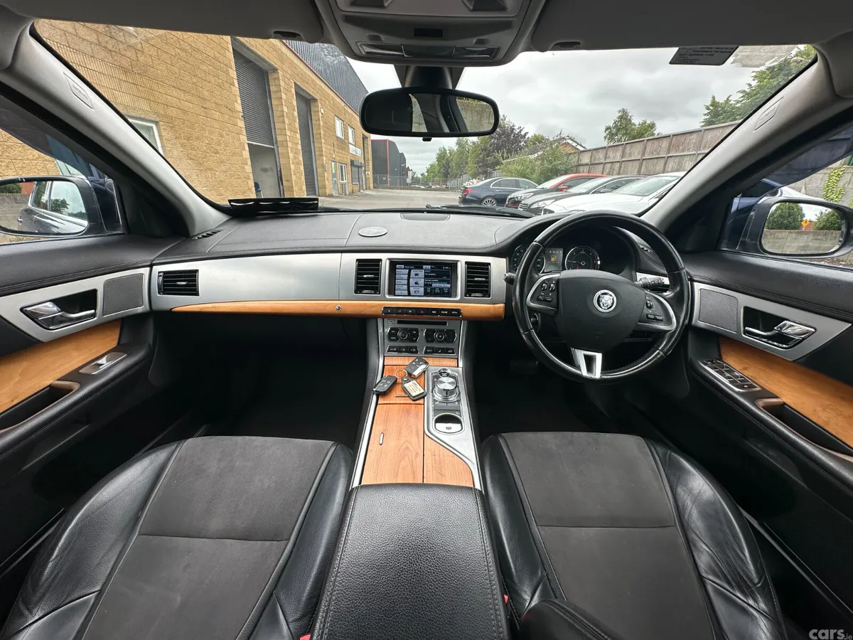 Jaguar XF Saloon, Diesel, 2013, Blue