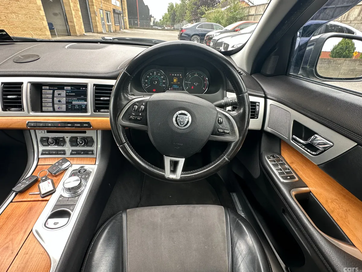 Jaguar XF Saloon, Diesel, 2013, Blue