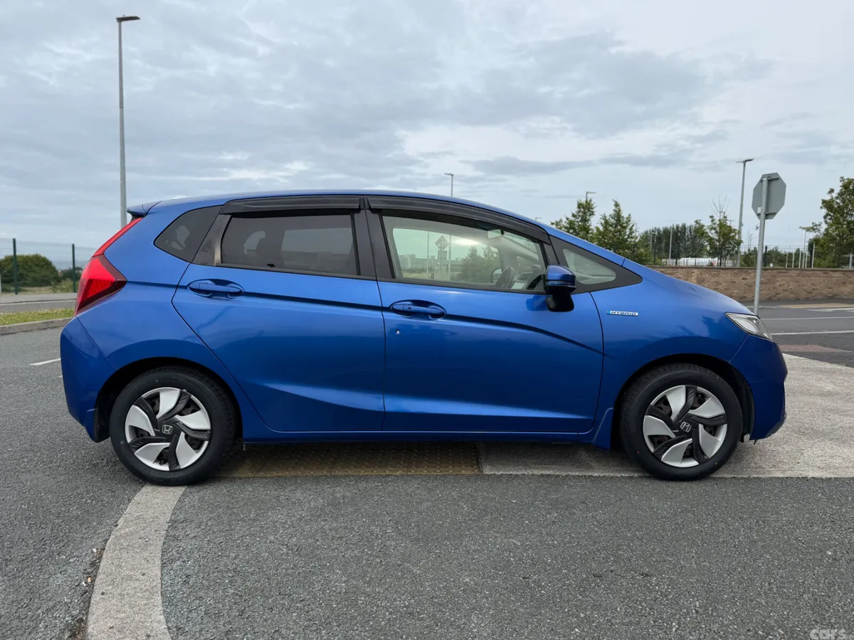 Honda Fit Hatchback, Petrol Hybrid, 2014, Blue