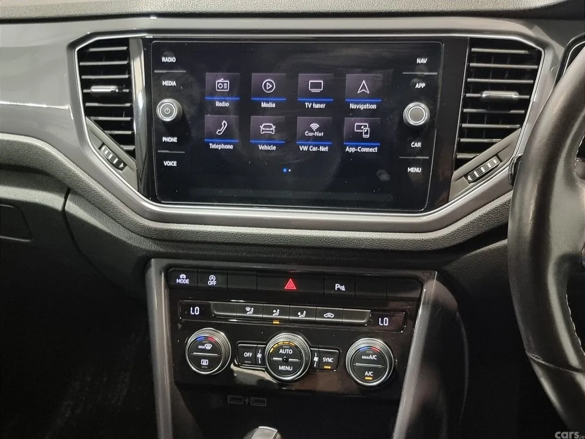 Volkswagen T-Roc SUV, Diesel, 2021, White