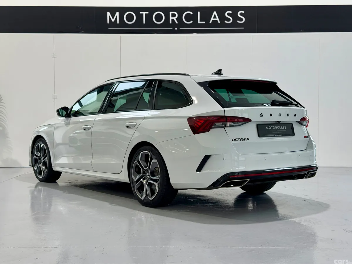Skoda Octavia Estate, Diesel, 2023, White