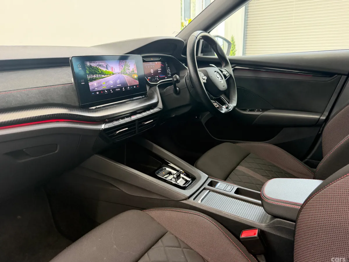 Skoda Octavia Estate, Diesel, 2023, White