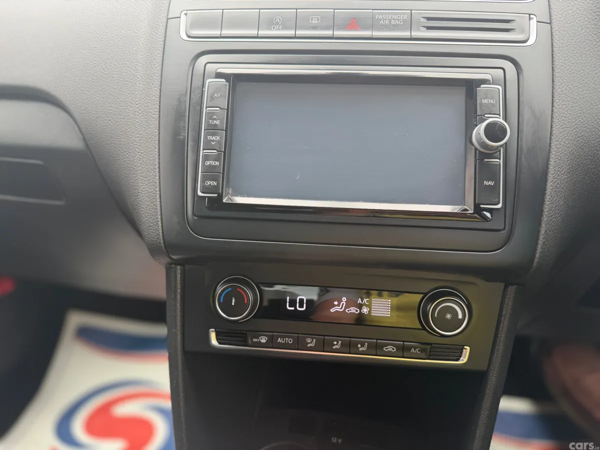 Volkswagen Polo Hatchback, Petrol, 2015, White