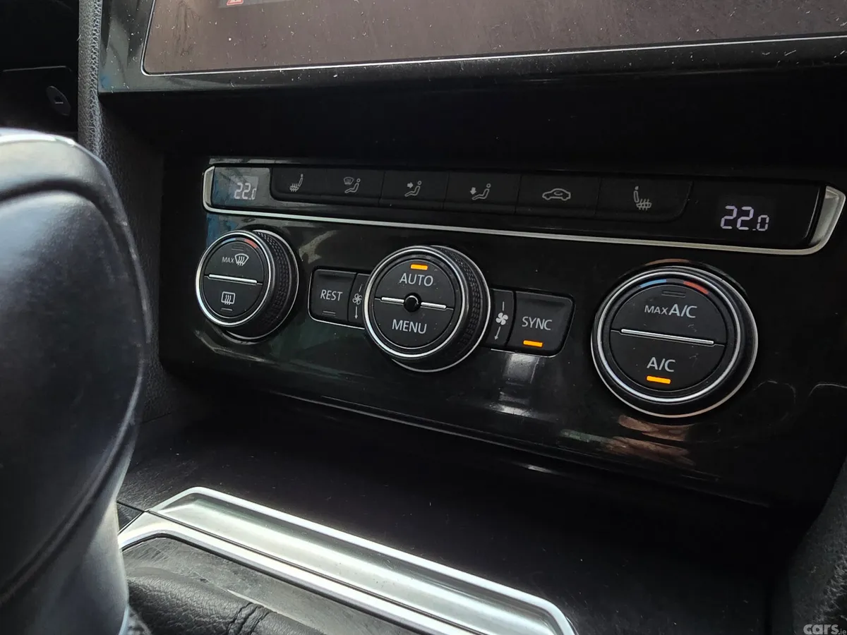 Volkswagen Passat Saloon, Diesel, 2018, Grey