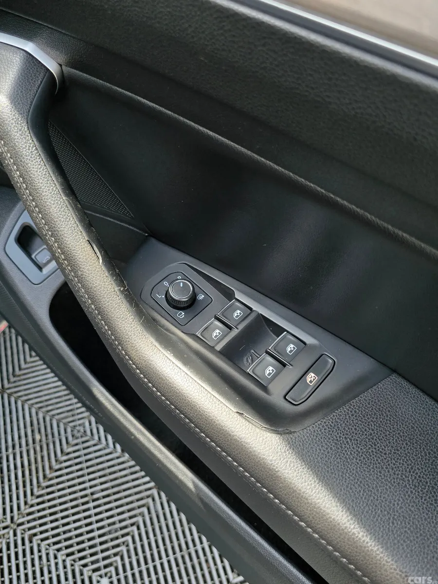 Volkswagen Passat Saloon, Diesel, 2018, Grey