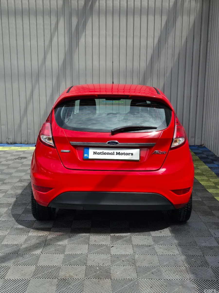 Ford Fiesta Hatchback, Petrol, 2014, Red