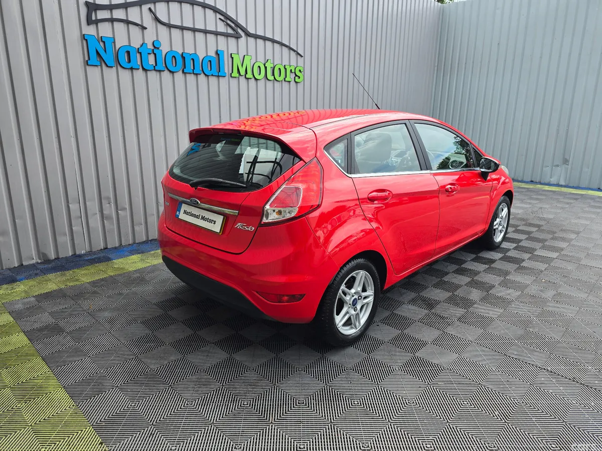 Ford Fiesta Hatchback, Petrol, 2014, Red