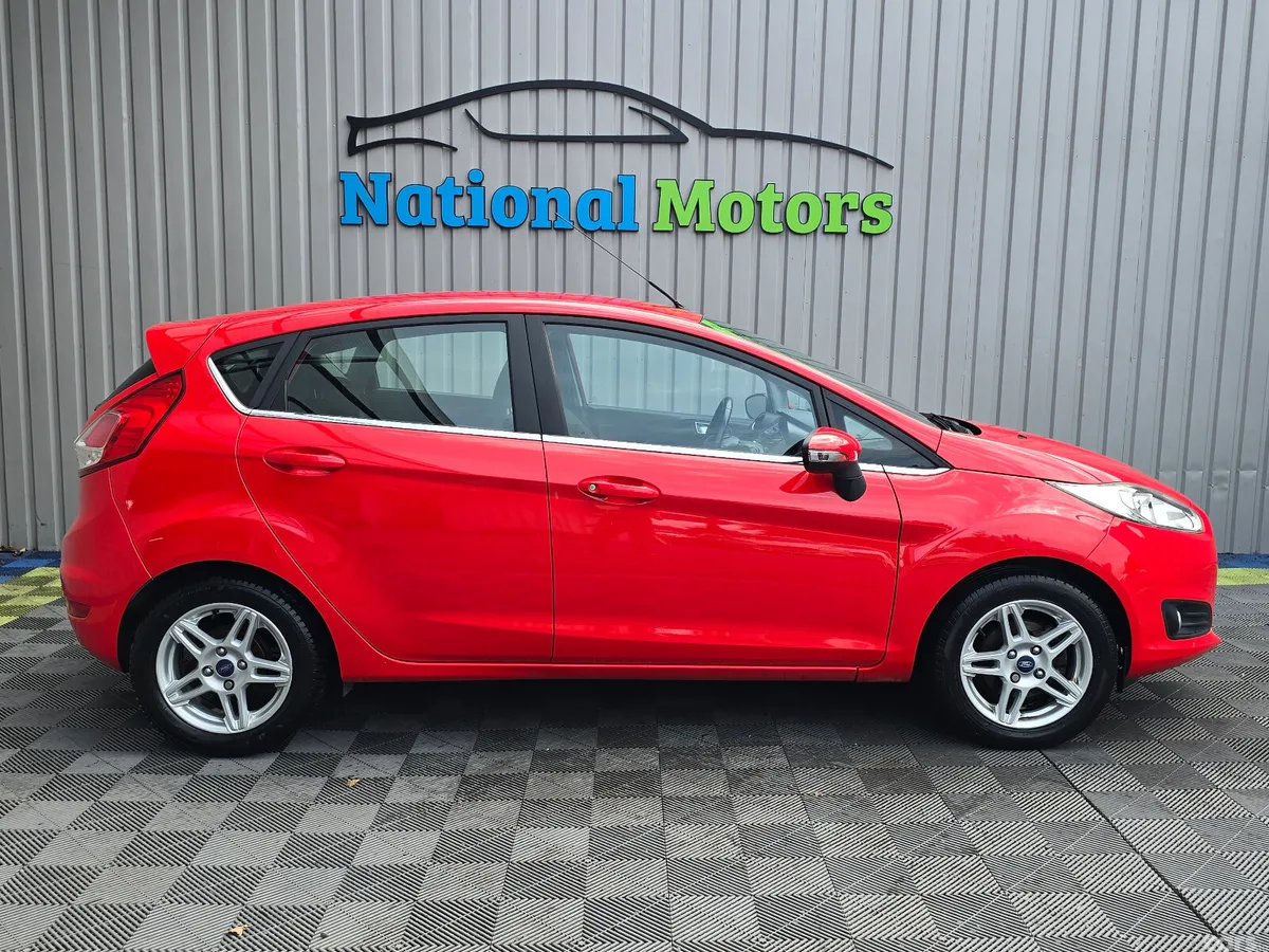 Ford Fiesta Hatchback, Petrol, 2014, Red